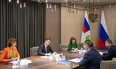 Дмитрий Патрушев обсудил перспективы развития АПК Иркутской области с губернатором региона Игорем Кобзевым